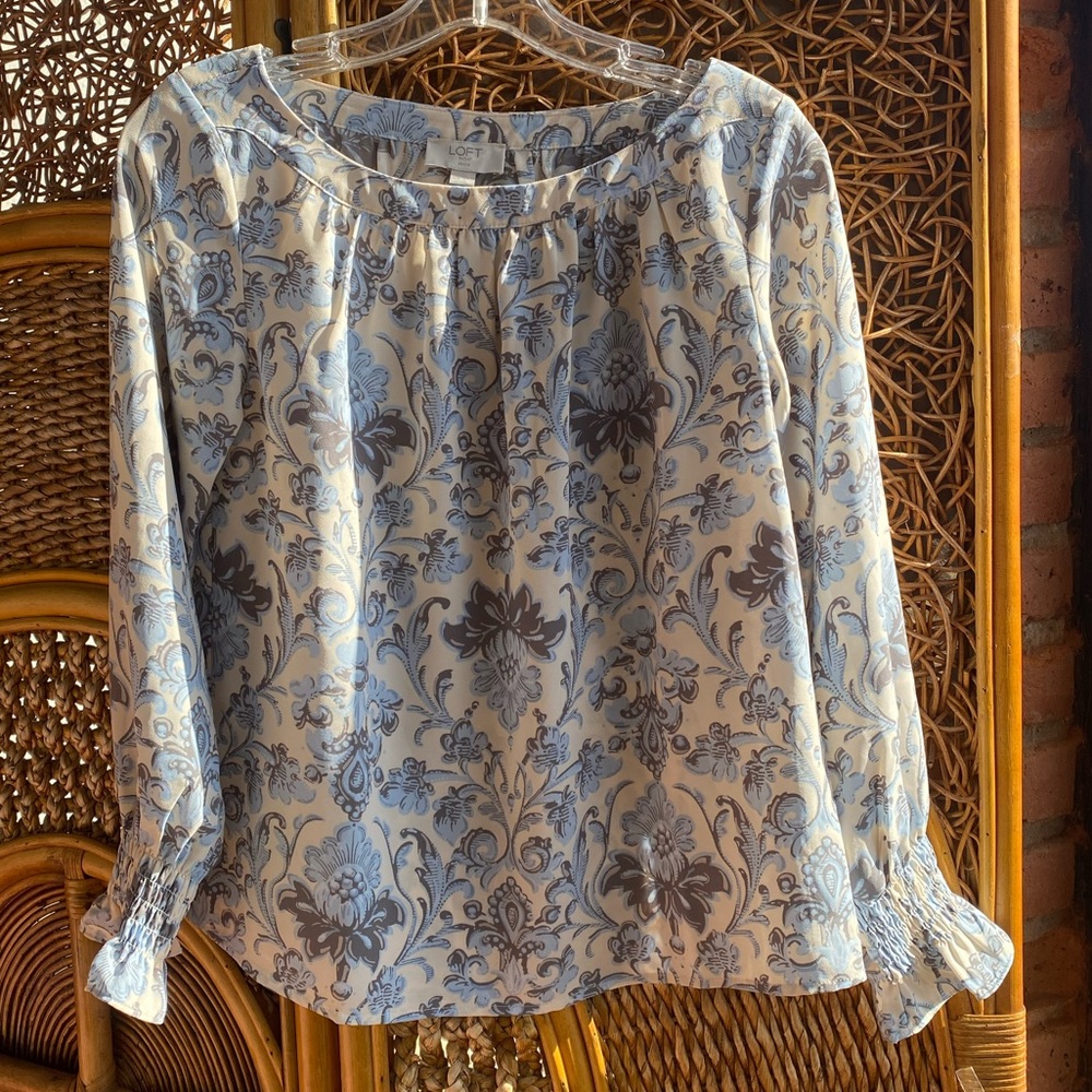 LOFT  Whimsical Vintage Print Blouse Long-sleeve Like New Beautiful - Picture 11 of 12